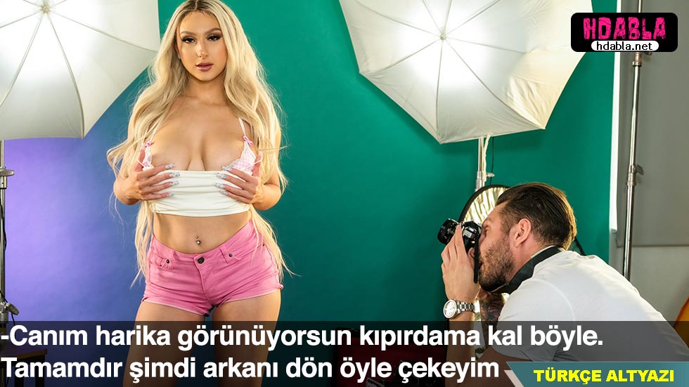 Kayınpeder, güzel geliniyle banyoda vakit geçiriyor.