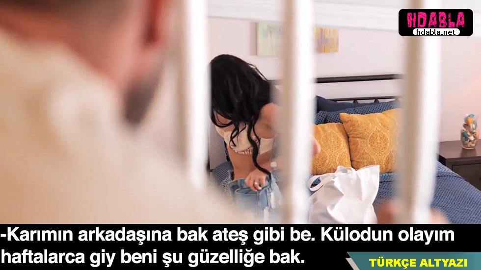 Üvey annem jartiyerleriyle beni heyecanlandırdı.